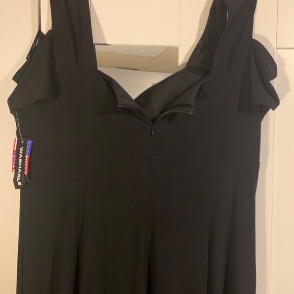 Black formal dress - Picture 3 of 7